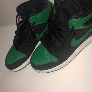 Pine Green Jordan 1’s Women’s